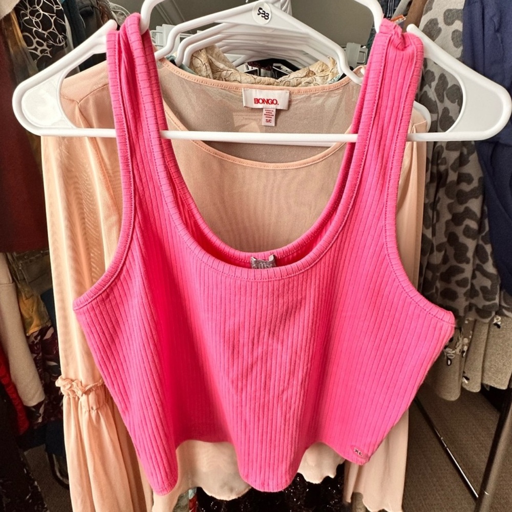 #218 Women’s Tilly’s Pink Ribbed Tank Top in Size M.